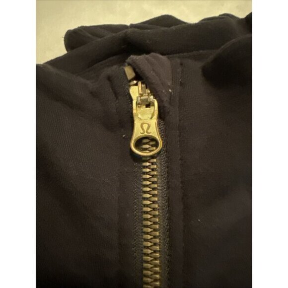 Lululemon Women's Fleece Out Jacket Fabrics and Zipper Vents in Black Size 10 - Picture 5 of 8